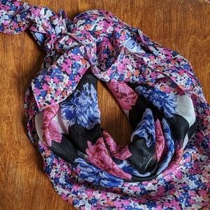 Banana Republic Floral scarf